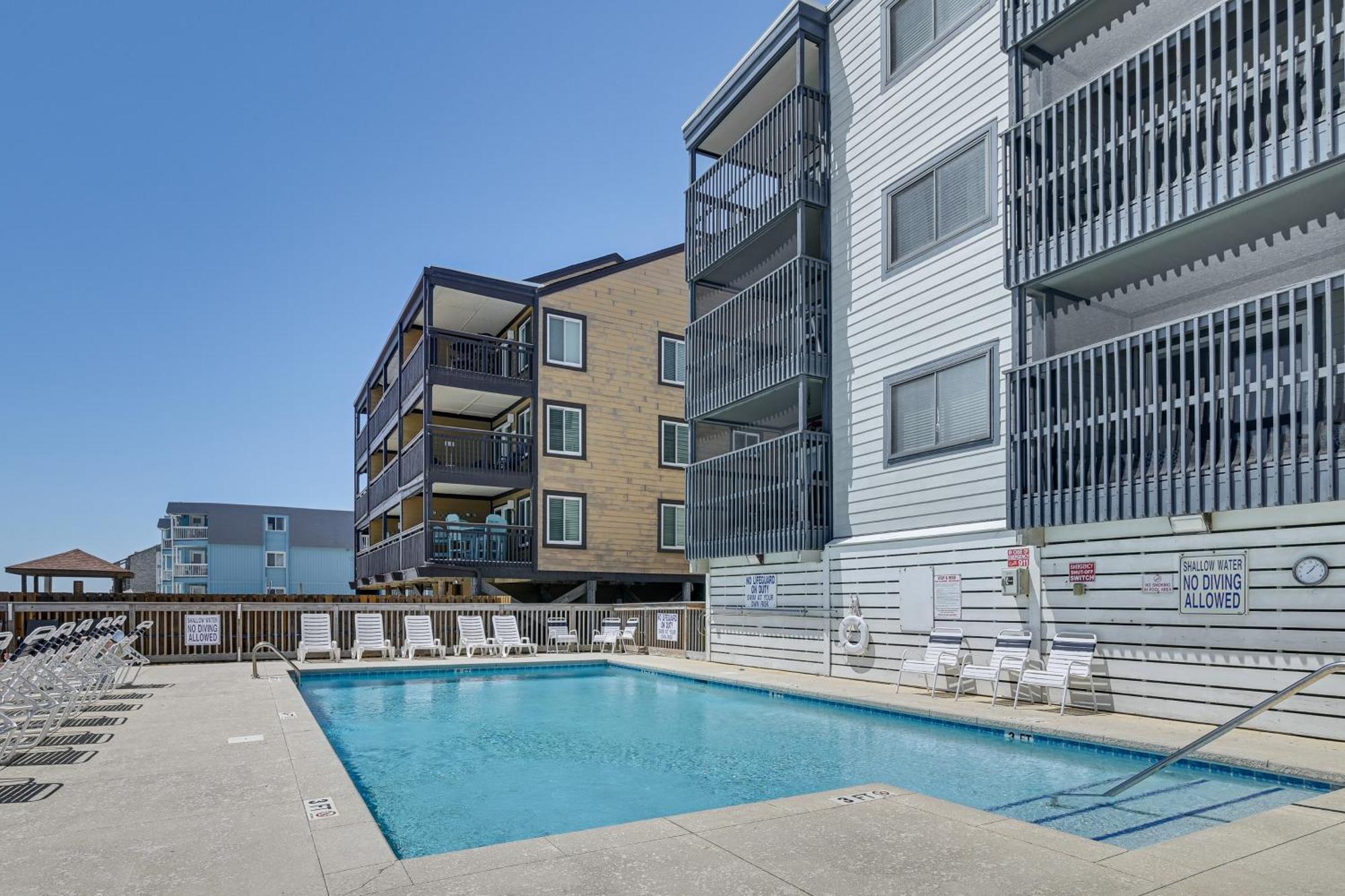 Coastal Condo On Beach With Community Pool Access! Миртъл Бийч Екстериор снимка
